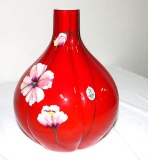 FENTON FLORAL PATTERN ART GLASS VASE, HANDPAINTED BY D ROBINSON, 8.5