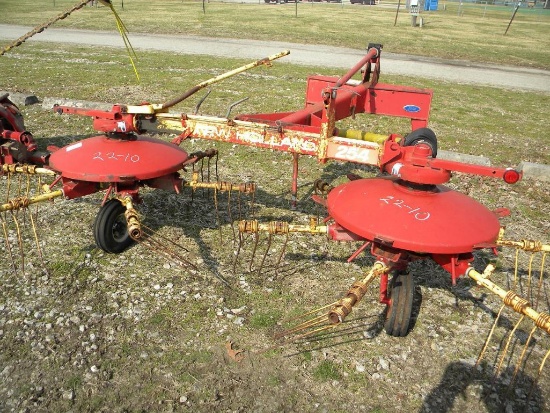 22-10: NEW HOLLAND MODEL 254 2-BASKET TEDDER
