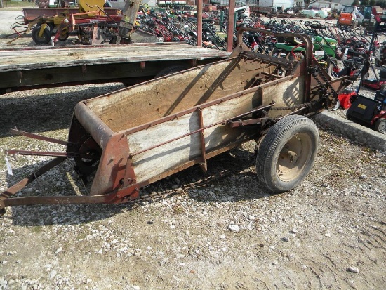 44-5: MANURE SPREADER, GROUND DRIVEN, SMALL