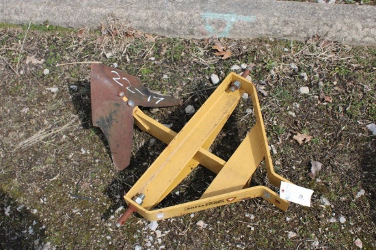 22-17: COUNTY LINE 3-POINT POTATO PLOW (LIKE NEW)