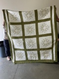 GREEN AND WHITE FLORAL PATTERN QUILT