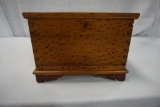SMALL DOVE-TAILED POPLAR MINATURE BLANKET CHEST, 11