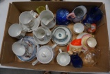LARGE FLAT OF CHILDREN'S DISHES, SHIRLEY TEMPLE MUG, GLASS PIG BANK, WIND U