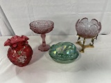 (4) PCS. FENTON INCLUDING RABBIT COVERED BOWL, BOWL ON STAND, COMPOTE AND H