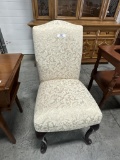 QUEEN ANNE-STYLE UPHOLSTERED CHAIR