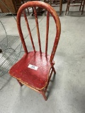 HUMPBACK RED CHILD'S CHAIR