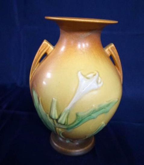 ROSEVILLE THORNAPPLE VASE, 10.5"