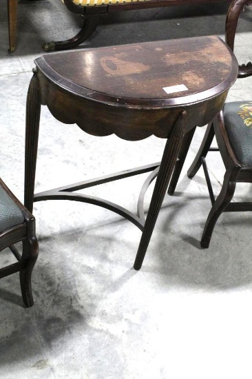 MAHOGANY HALF ROUND SIDE TABLE WITH REEDED LEGS, 25" X 11.5"