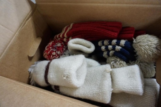 BOX OF MISCELLANEOUS VINTAGE HEAD COVERS