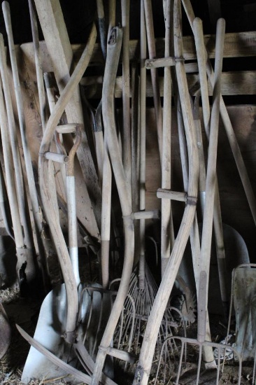 MISCELLANEOUS LAWN & GARDEN TOOLS