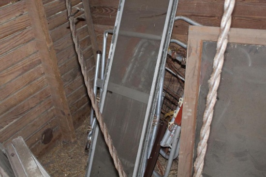 SMALL ROOM OF SCRAP & SAW BLADE