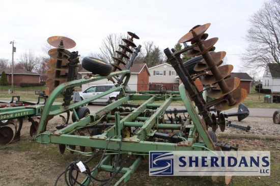 14-1: JOHN DEERE 220 DISK, 20'