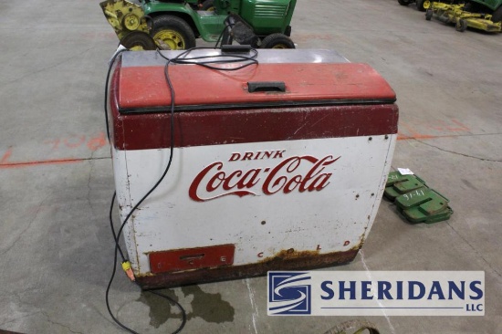 38-1: COCA COLA COOLER, SOME RUST, WORKS