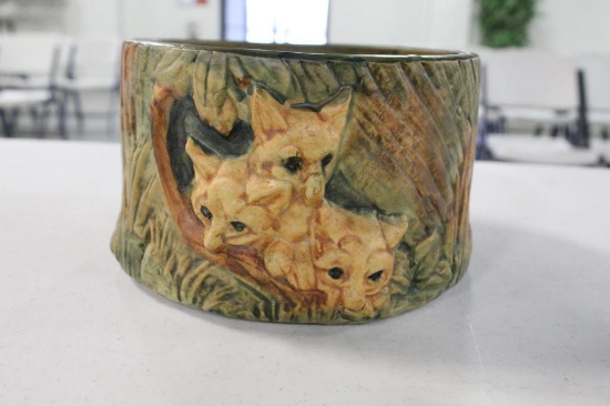 WELLER WOOD CRAFT POT WITH EMBOSSED FOXES, 4.38" X 7.25"