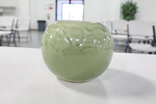 1945 ROOKWOOD POT, WITH EMBOSSING AND CRAZING, 4"
