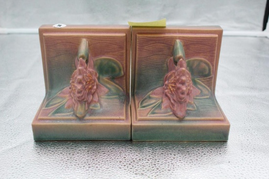 ROSEVILLE WATER LILY BOOK ENDS, 5", 2 VERY SMALL CHIPS