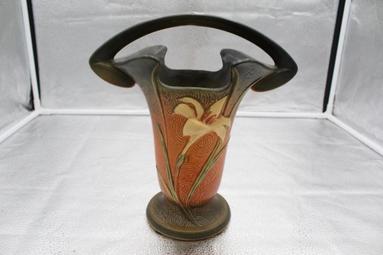 ROSEVILLE ZEPHYR LILY BASKET, 10"