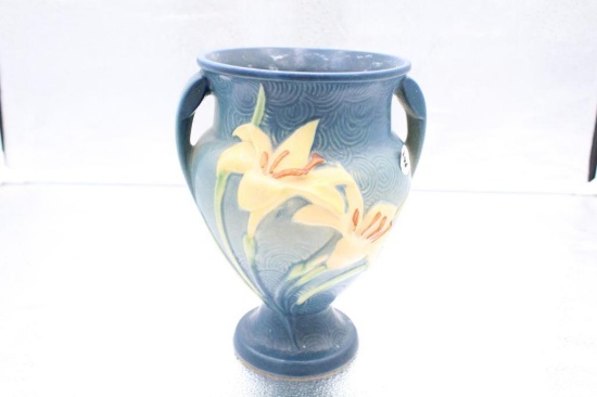 ROSEVILLE ZEPHYR LILY, VASE, 8"