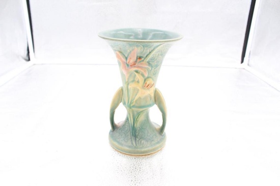 ROSEVILLE ZEPHYR LILY VASE. 7"