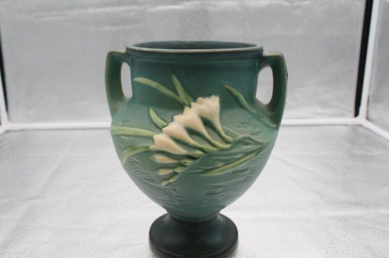 ROSEVILLE FREESIA VASE,M 8"