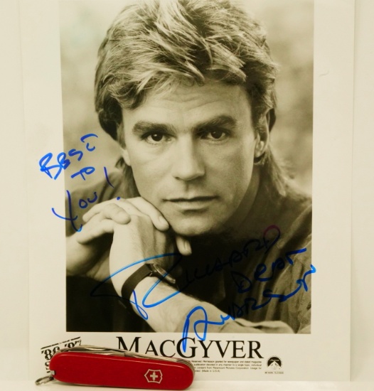 Richard Dean Anderson "MacGyver" Signed Photo
