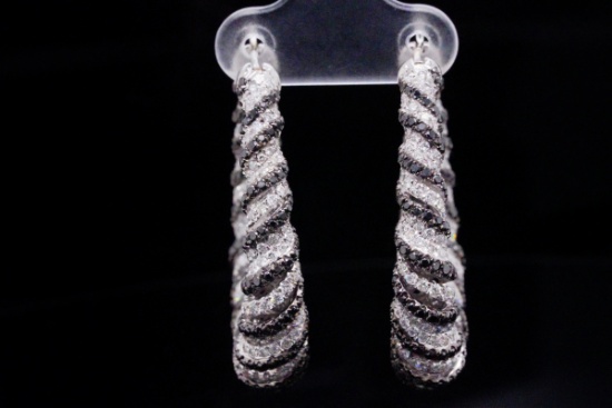 7.50ctw SI1-SI2 White and Black Diamond 18K Earrings