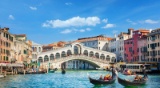 Casanova-Inspired Tour in Venice W/Lorenzo de' Medici