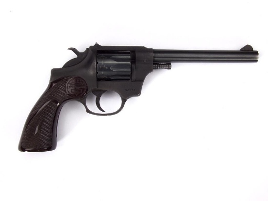 Manufacturer: J.C. Higgins Model:88 Gauge/Cal: .22 Type: Revolver Serial #: 767198 Misc: Soft case