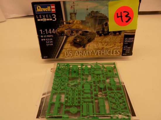 Revell Level 3 US Army vehicles (WWII) 03350 model kit 1:144 scale