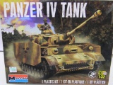 Monogram Panzer IV Tank model kit 85-7861 1:32 scale