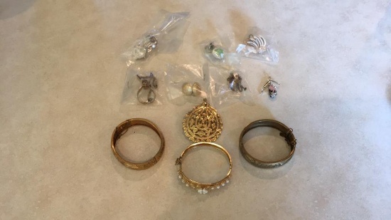 Assorted costume jewelry