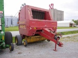 NEW HOLLAND 664 ROUND BALER