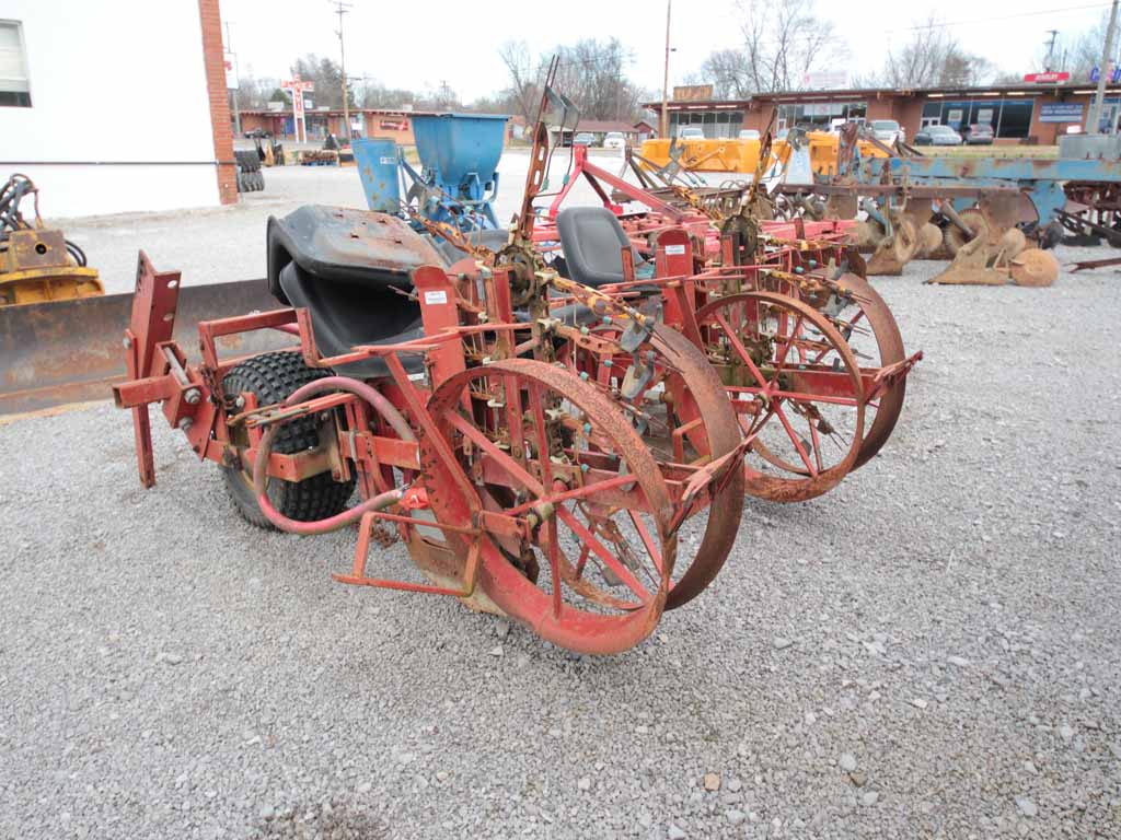 2 ROW MECHANICAL TOBACCO SETTER