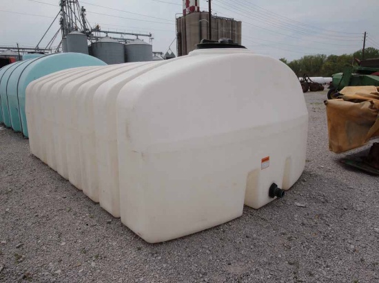 1600 GALLON POLY TANK