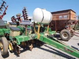 JD 7000 PLANTER