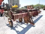 6 ROW CULTIVATOR WITH ROLLING FENDERS