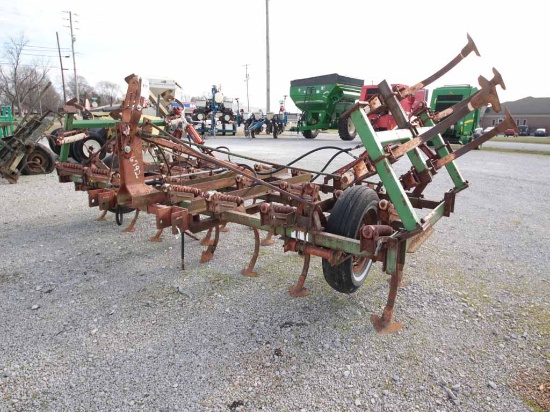 FIELD CULTIVATOR