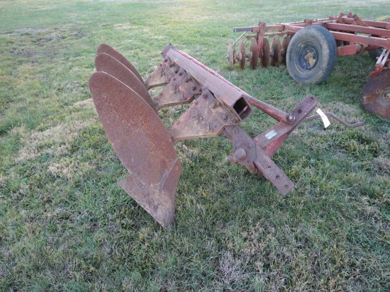 MASSEY FERGUSON 3 BOTTOM PLOW