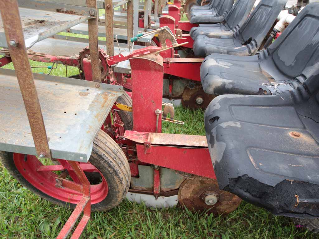 4 ROW MECHANICAL TOBACCO SETTER