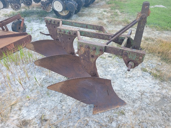 JOHN DEERE 3 BOTTOM PLOW