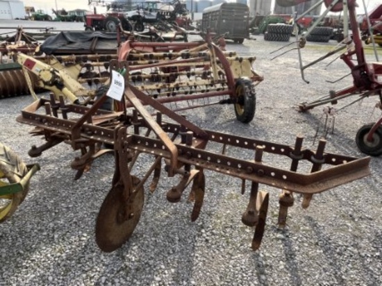 THRIFTY 2 ROW CULTIVATOR