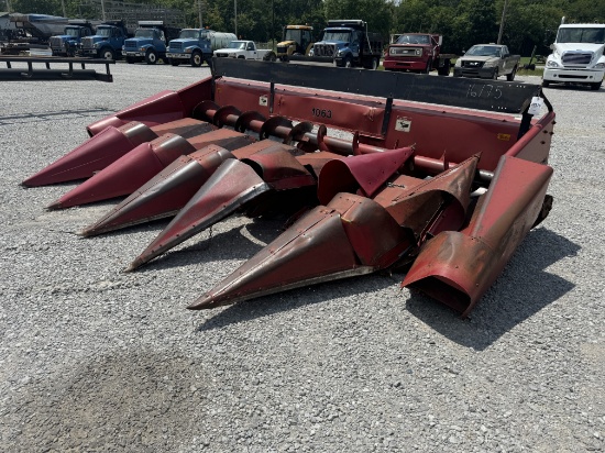 IH 1063 CORN HEAD