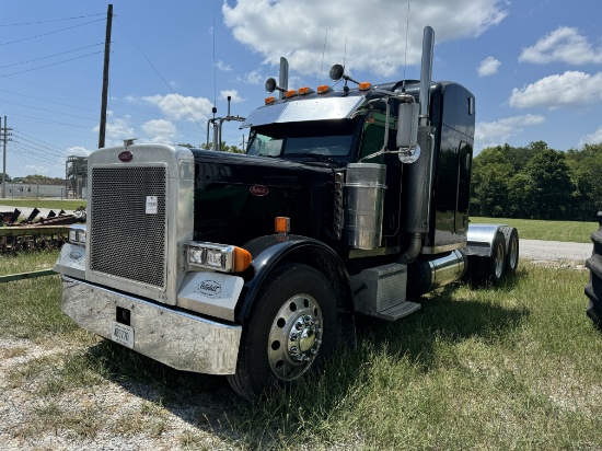 PETERBILT 379 ROAD TRACTOR