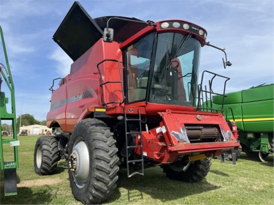 CASE IH 7088 COMBINE