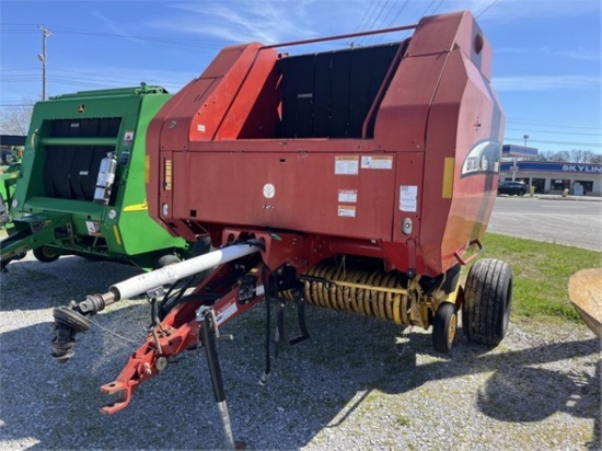NEW HOLLAND BR780 BALER