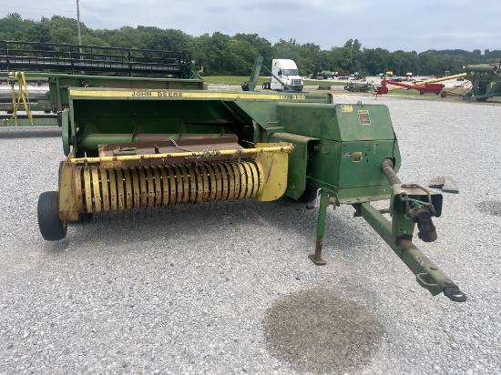 JOHN DEERE 338 SQUARE BALER