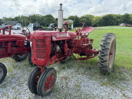 SUPER FARMALL C TRACTOR