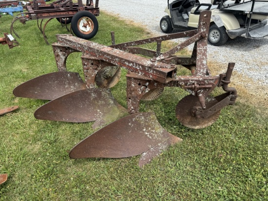 IH PLOW