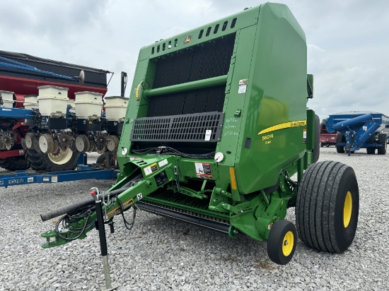 JD 560M ROUND BALER