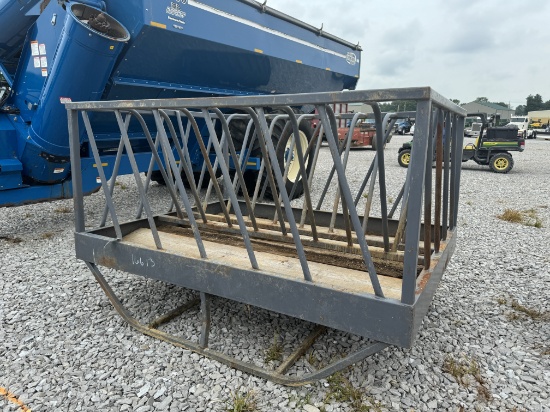 HAY FEEDER